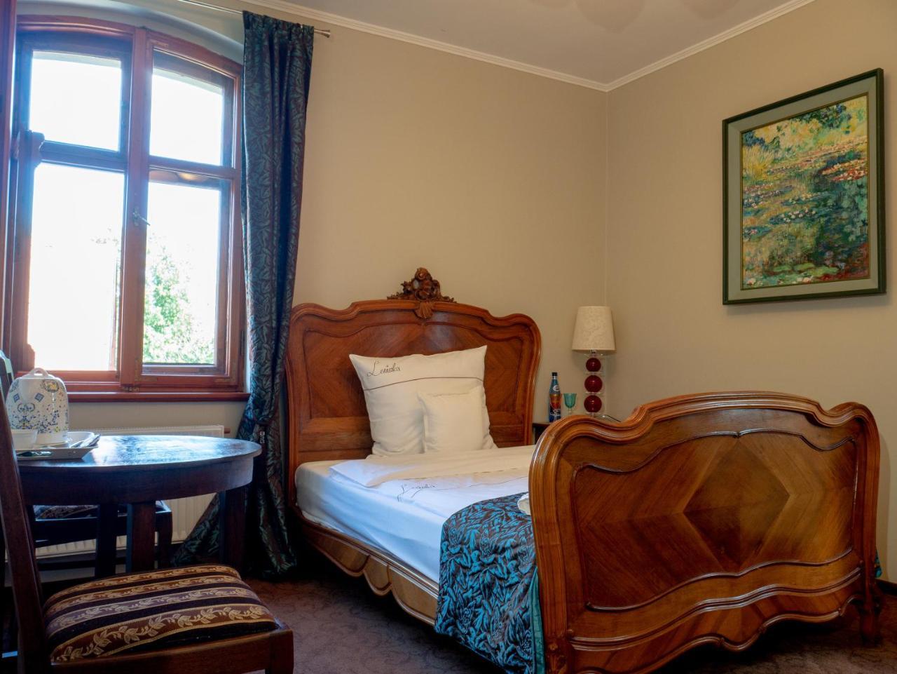 Leniwka Hotel Swiebodzin Ngoại thất bức ảnh